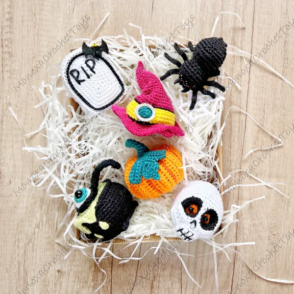 Halloween-crochet-patterns-set-by-Monoxatoys