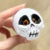 Skull-Halloween-crochet-pattern-by-Monoxatoys