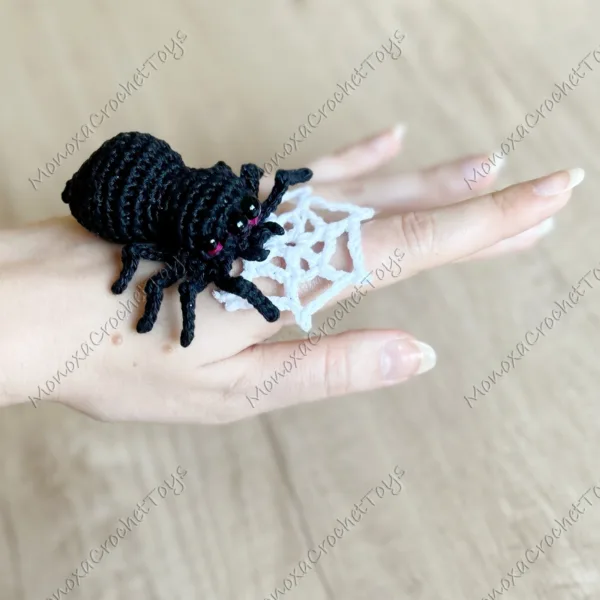 pider-crochet-pattern-by-Monoxatoys-1