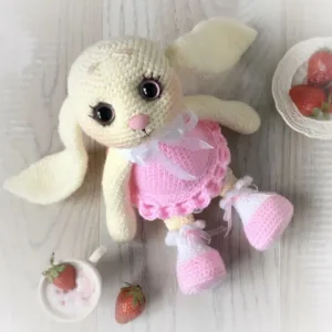 Long-eared bunny cute crochet pattern by Monoxatoys